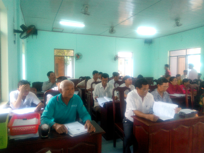 từng cán bộ tham gia tập huấn tập trung lắng nghe.jpg